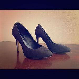 Rock Republic Suede Pumps